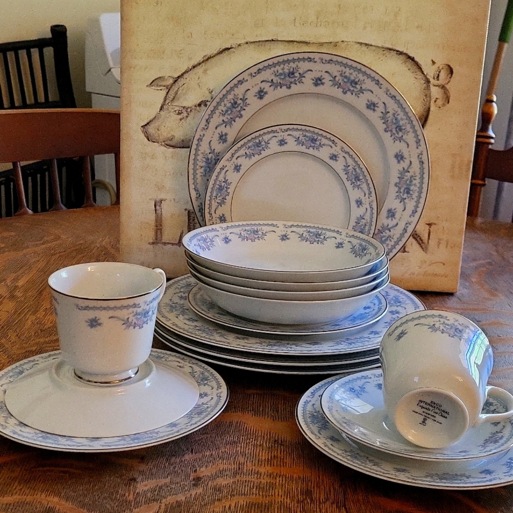Ekco International Esquisit Fine China